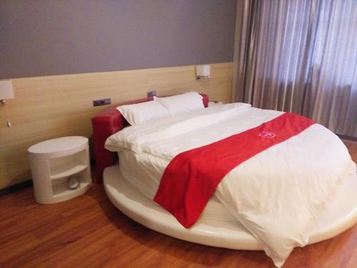 Тунляо: Thank Inn Hotel Inner Mongolia Tongliao Kerqin District Tienan Kundulun Street