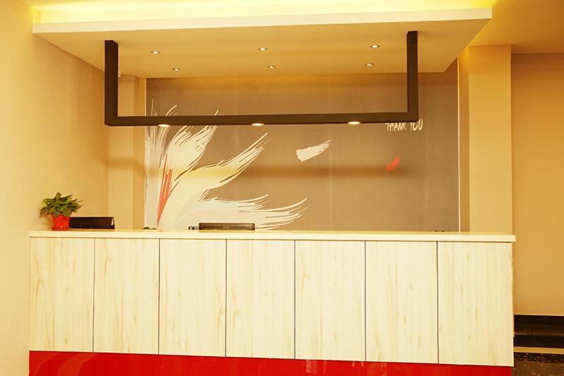 Thank Inn Chain Hotel Hebei Zhangjiakou North Railway Station — фото 1