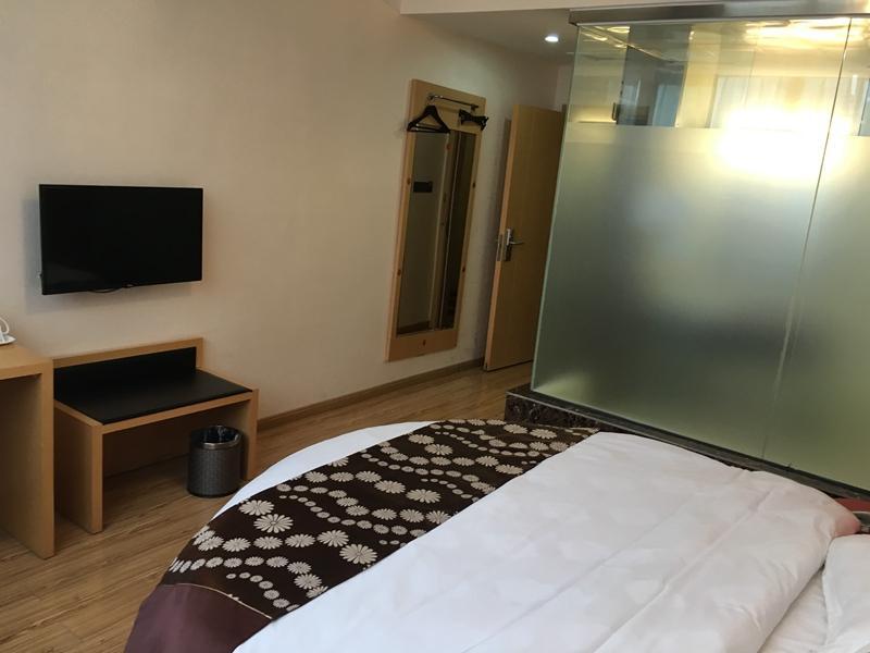 Цзыян: Thank Inn Hotel Sichuan Ziyang Lezhi County Shuaixiang Avenue