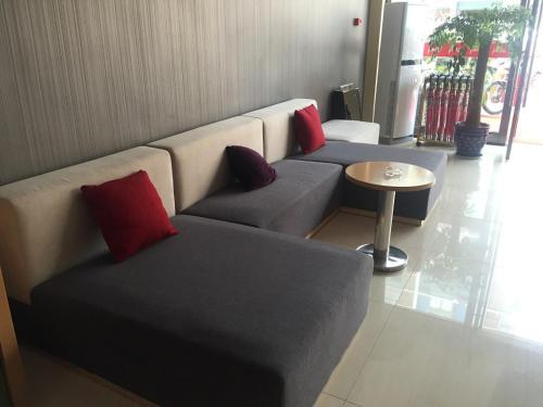 Цзыян: Thank Inn Hotel Sichuan Ziyang Lezhi County Shuaixiang Avenue
