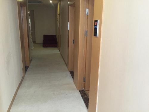 Цзыян: Thank Inn Hotel Sichuan Ziyang Lezhi County Shuaixiang Avenue