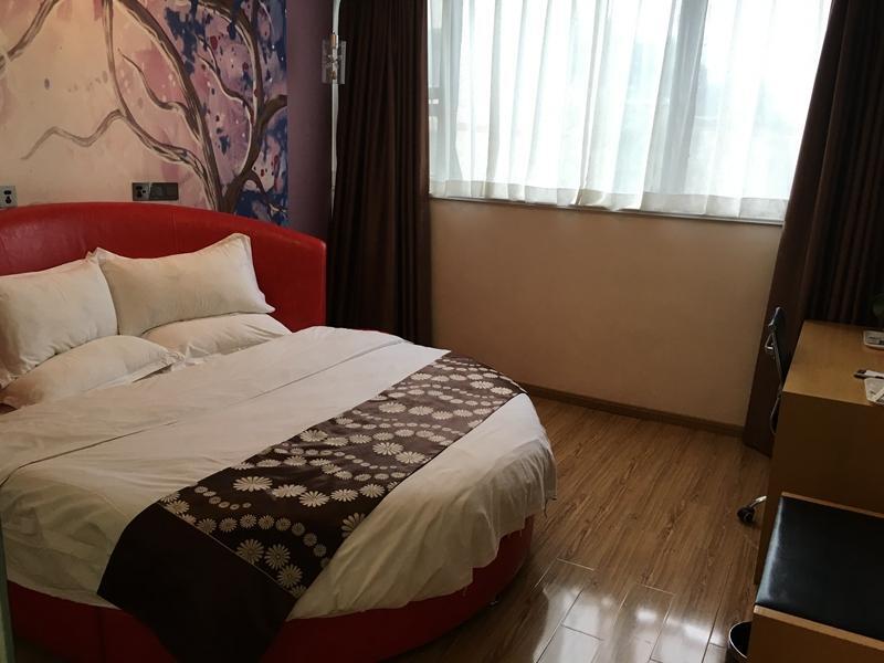 Цзыян: Thank Inn Hotel Sichuan Ziyang Lezhi County Shuaixiang Avenue