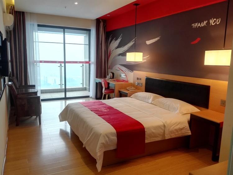 Чжуншань: Thank Inn Hotel Guangdong Zhongshan Dongfeng County Tianyi