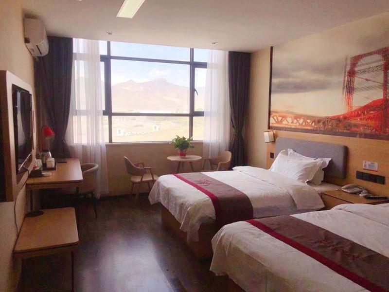 Гяжуглинг: Thank Inn Hotel Tibet Lhasa Konggang New District Gongga Airport