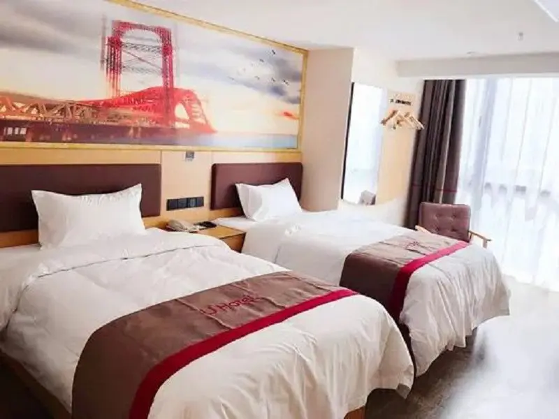 Гуйян: Thank Inn Hotel Guizhou Guiyang Guanshanhu District High-Speed Railway North Station