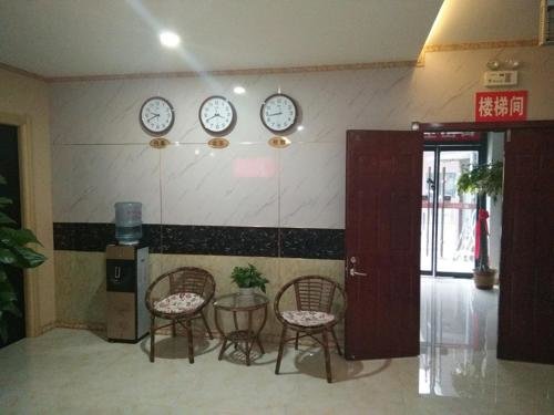 Дежоу: Thank Inn Hotel Shandong Dezhou Decheng District Wanda Plaza