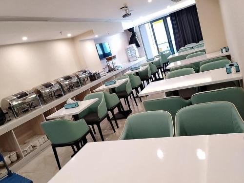 Гуйян: Xana Lite· Guiyang Guoji huizhan Center Financial City
