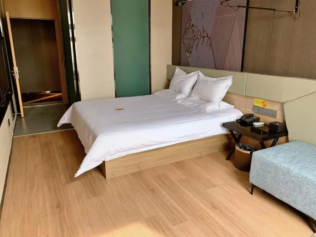 Тяньцзинь: IU Hotels· Tianjin Houtai Chengjian University Haitai Industrial Park