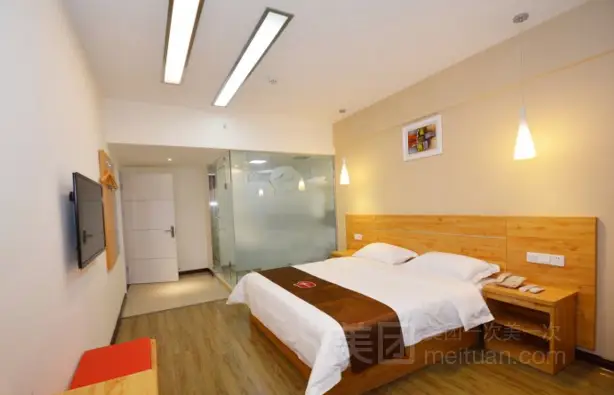 Чжэнчжоу: Thank Inn Hotel He'Nan Zhengzhou Fangte Green Expo Park