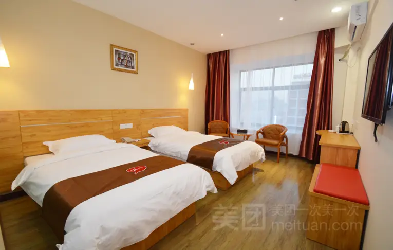 Чжэнчжоу: Thank Inn Hotel He'Nan Zhengzhou Fangte Green Expo Park