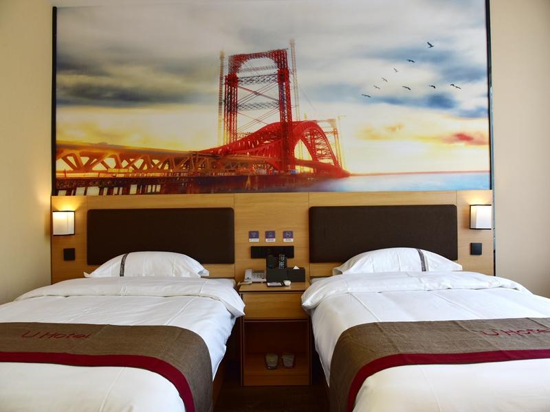 Гуйян: Thank Inn Hotel Guizhou Tongren Bijiang District High-speed Railway Station Qingshui Avenue