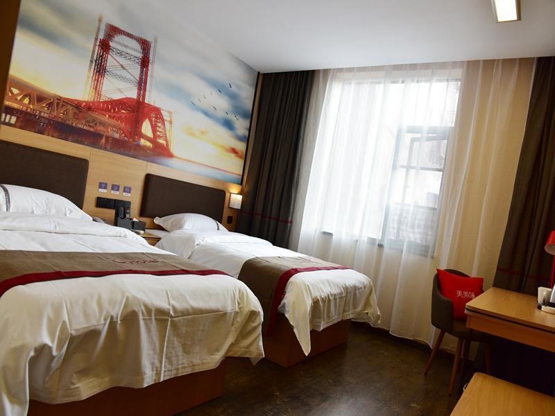 Гуйян: Thank Inn Hotel Guizhou Tongren Bijiang District High-speed Railway Station Qingshui Avenue