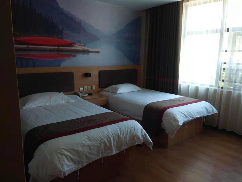 Кайфын: Thank Inn Hotel Henan Kaifeng Longting District Xinhe Daximen