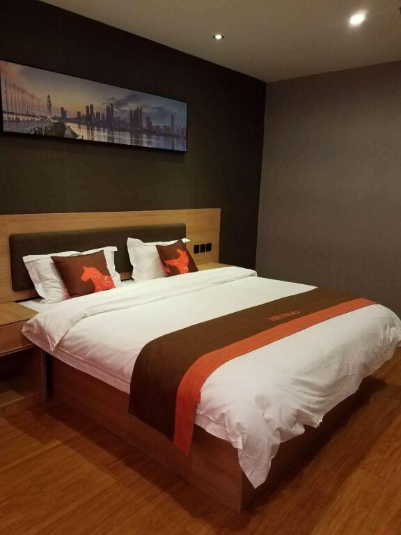 Наньтун: Jun Hotel Jiangsu Nantong Tongzhou District Jinsi Xi Road Hantangyinxiang