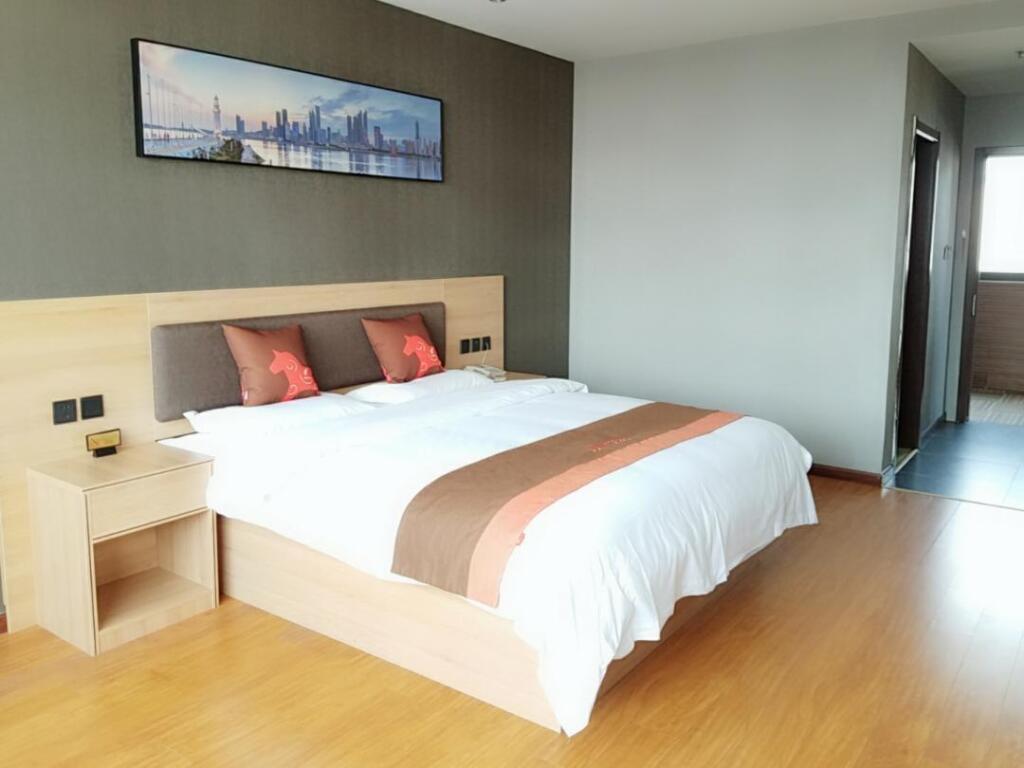 Наньтун: Jun Hotel Jiangsu Nantong Tongzhou District Jinsi Xi Road Hantangyinxiang