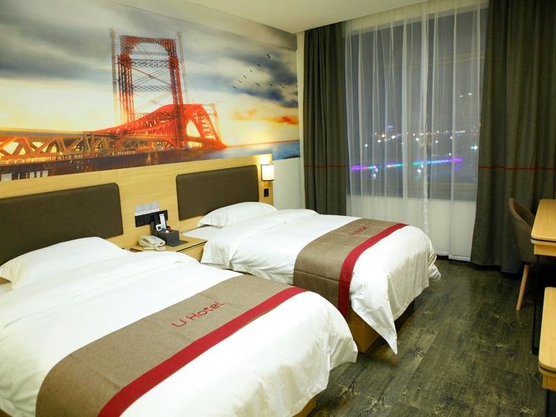 Хуэйчан: Thank Inn Hotel Jiangxi Ganzhou Huichang County Tongluowan Square