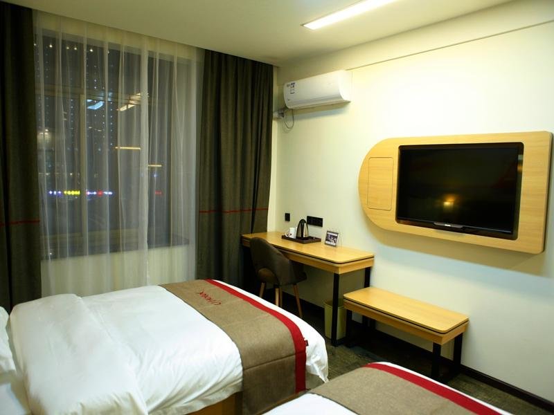 Хуэйчан: Thank Inn Hotel Jiangxi Ganzhou Huichang County Tongluowan Square