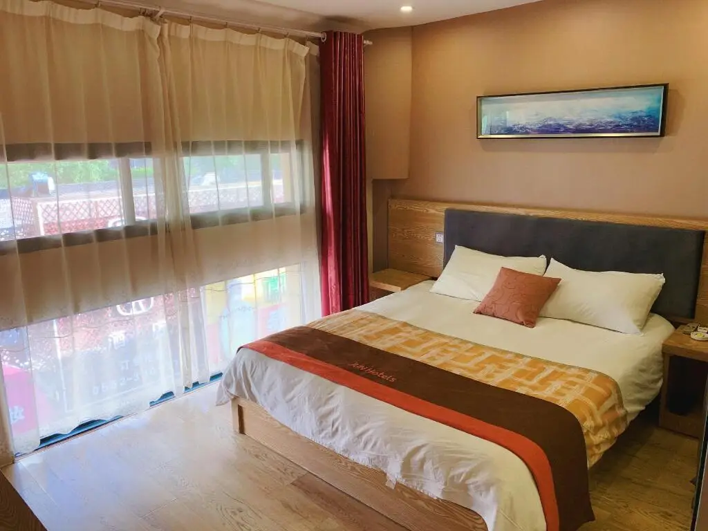 Бенгбу: Jun Hotel Anhui Bengbu Economic Development Zone Baolong Square