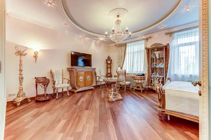 Санкт-Петербург: Апартаменты Venera Your personal Hermitage for a week
