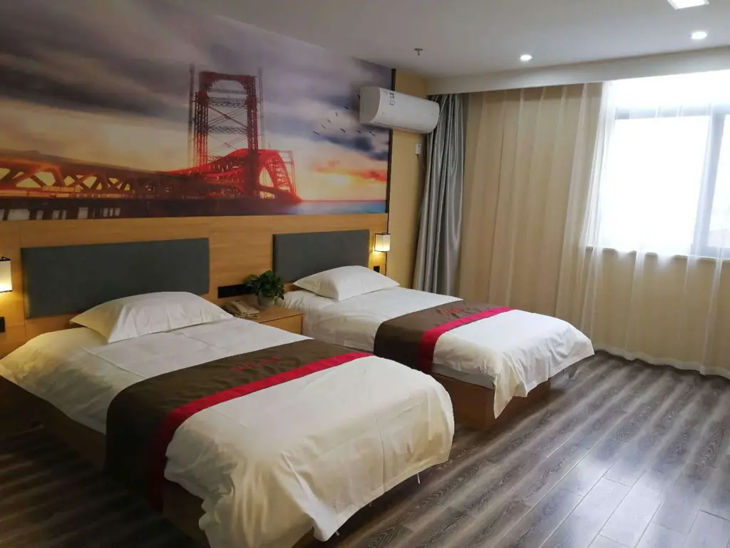 Янчжоу: Thank Inn Hotel Jiangsu Yangzhou Gaoyou Shangcheng International Store