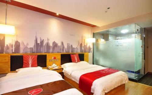 Куньмин: Thank Inn Chain Hotel Yunnan Kunming Shilin County Tunxi Road