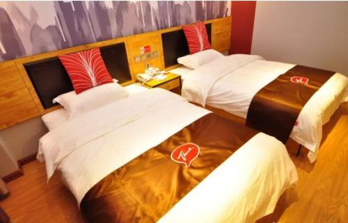 Куньмин: Thank Inn Chain Hotel Yunnan Kunming Shilin County Tunxi Road
