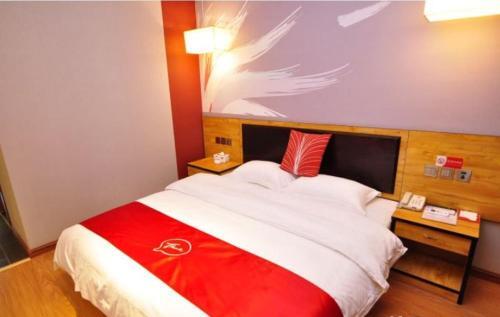 Куньмин: Thank Inn Chain Hotel Yunnan Kunming Shilin County Tunxi Road