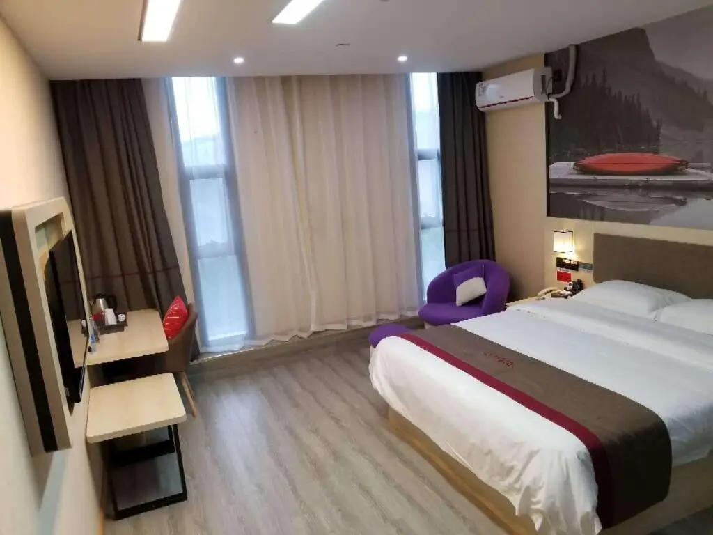 Шанхай: Thank Inn Hotel Shanghai Jiading District Baoli Wuyuehua Square
