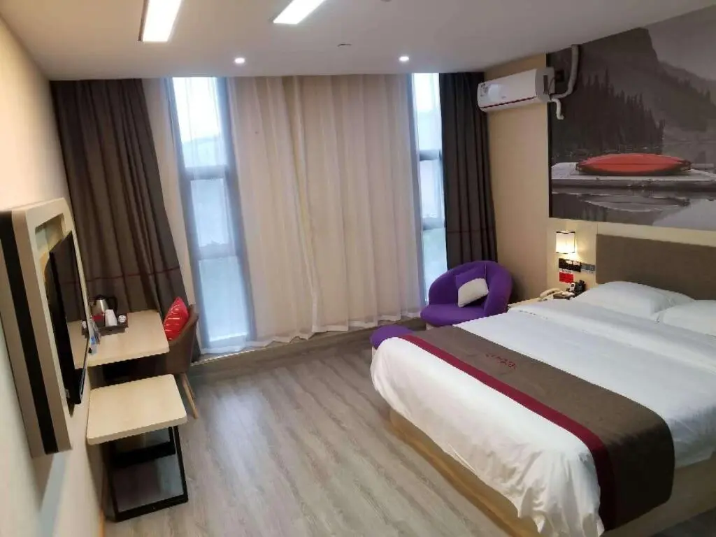 Шанхай: Thank Inn Hotel Shanghai Jiading District Baoli Wuyuehua Square