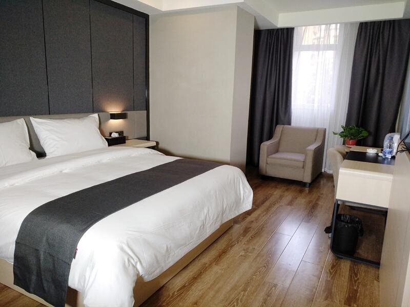 Гуангхан: Thank Inn Plus Hotel Sichuan Guang'an Yuechi County Tianlong Street