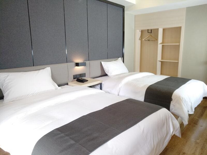Гуангхан: Thank Inn Plus Hotel Sichuan Guang'an Yuechi County Tianlong Street