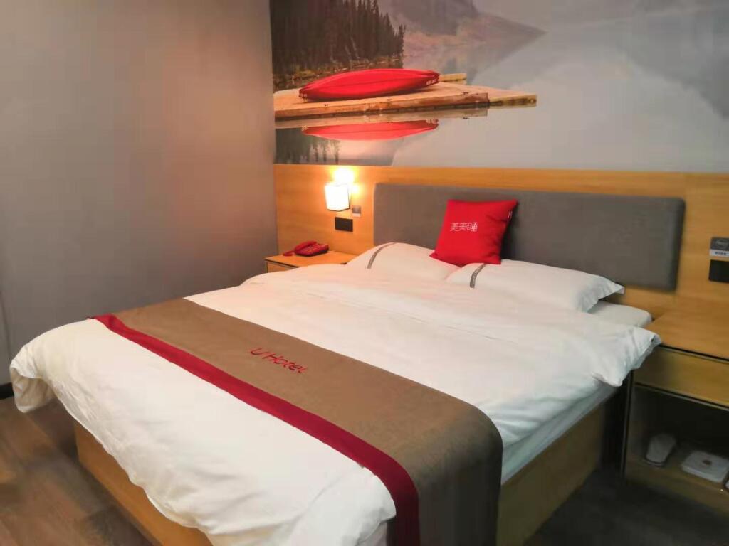 Лунтай: Thank Inn Hotel Xinjiang Luntai Hongqiao New District Pedestrian