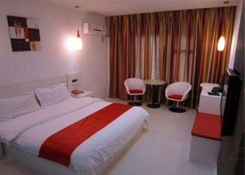 Чэнду: Thank Inn Hotel Sichuan Normal University Chenglong Branch