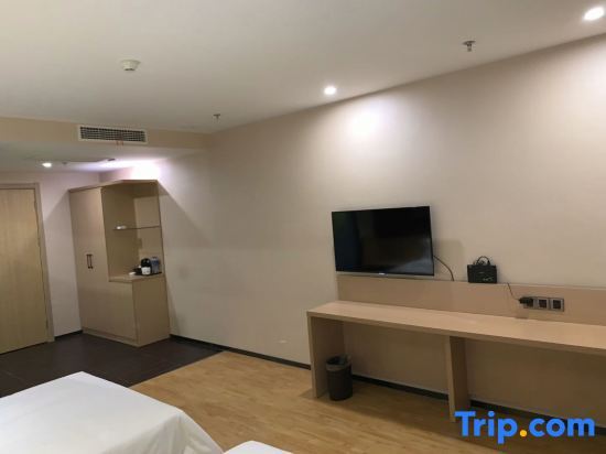 Тайюань: IU Hotels· Taiyuan Changfeng Xi Street The Mixc