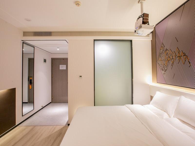 Ухань: IU Hotels· Wuhan Hanyang Avenue Huangjinkou Metro Station