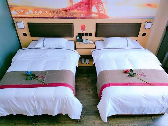 Дэхун: Thank Inn Hotel Yunnan Dehonglianghe County Nandian Road