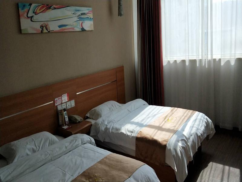 Янчжоу: Thank Inn Hotel Jiangsu Yangzhou Gaoyou Shimao Plaza