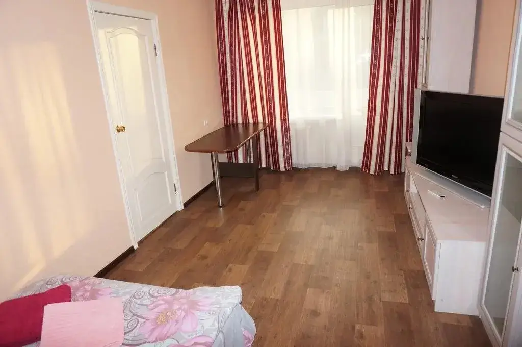 Санкт-Петербург: Apartment on Lensoveta 25/28