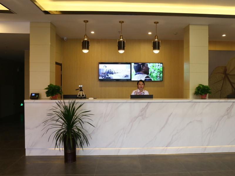 Хецзе: GreenTree Inn Heze Cao County Railway Station