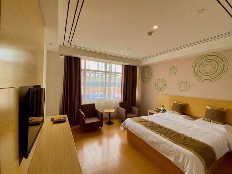 Шанхай: GreenTree Inn Shanghai Fengxian District Xiaotang Metro Station
