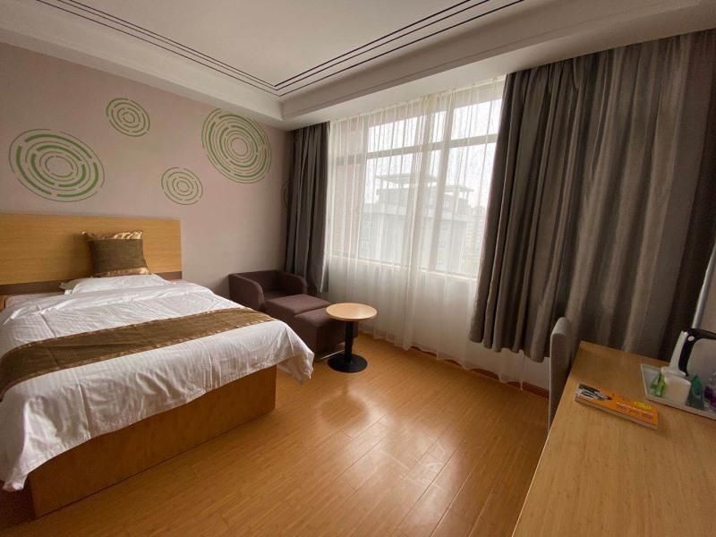 Шанхай: GreenTree Inn Shanghai Fengxian District Xiaotang Metro Station