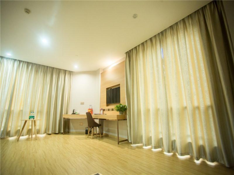 Чжоушань: GreenTree Inn Baiquan Binfen Plaza
