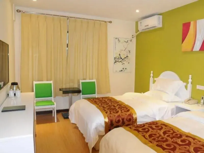 Чжоукоу: Shell Hotel Zhoukou Jiaotong Zhong Road Bus Center Station