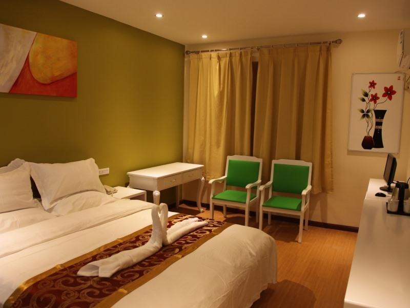 Чжоукоу: Shell Hotel Zhoukou Jiaotong Zhong Road Bus Center Station