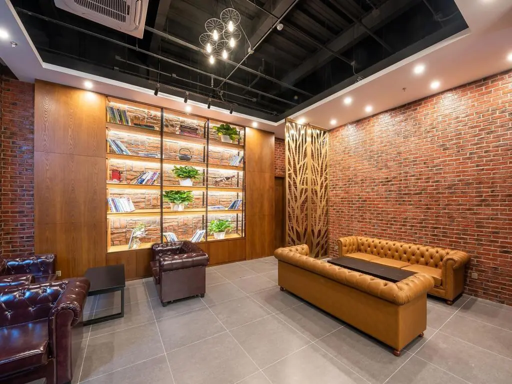 Пекин: James Joyce Coffetel Beijing Changping Dongguang Metro Statino University City