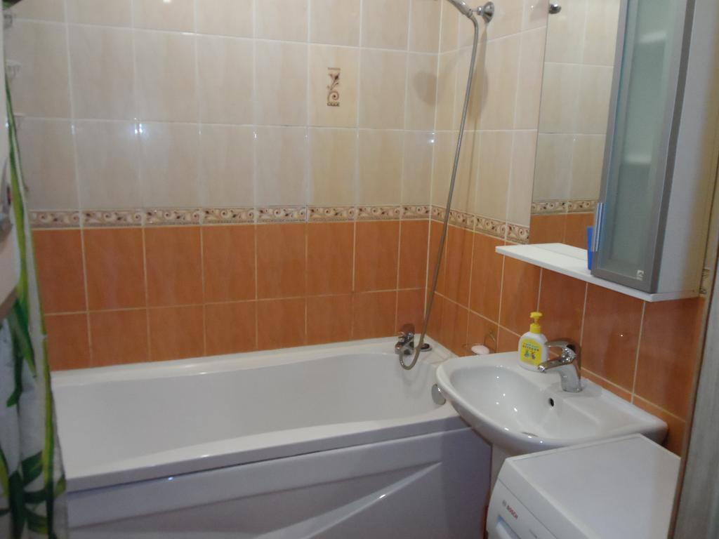 Санкт-Петербург: At Moskovskaya Metro Apartment