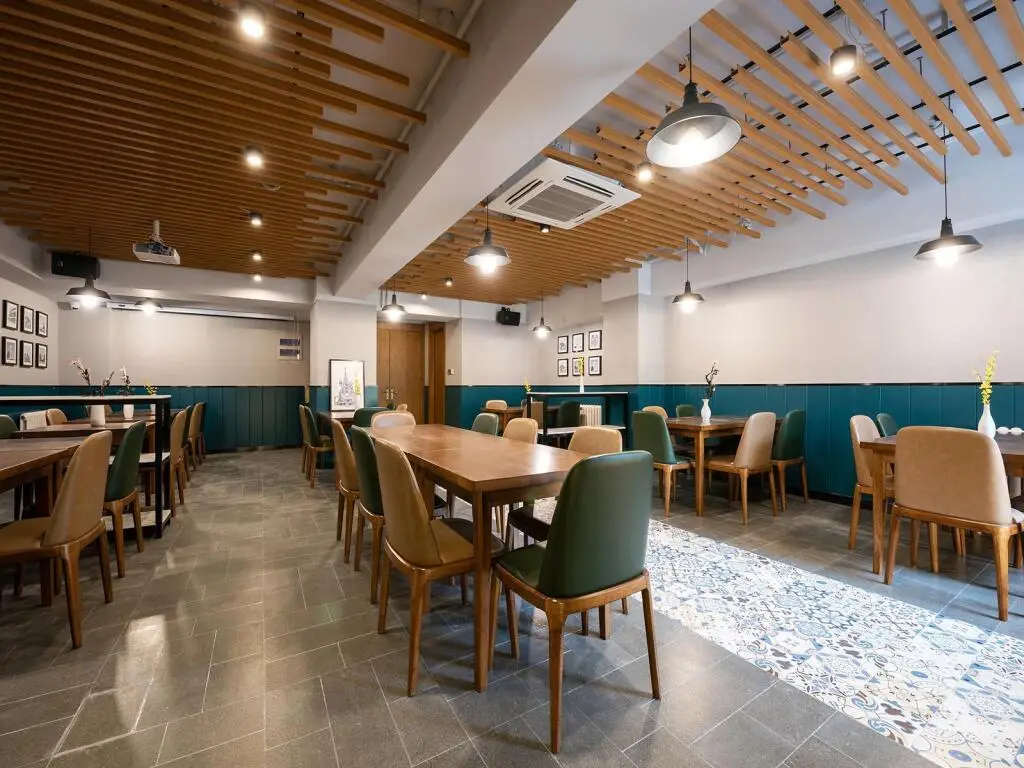 Харбин: James Joyce Coffetel Harbin West High-speed Railway Station Wanda Plaza