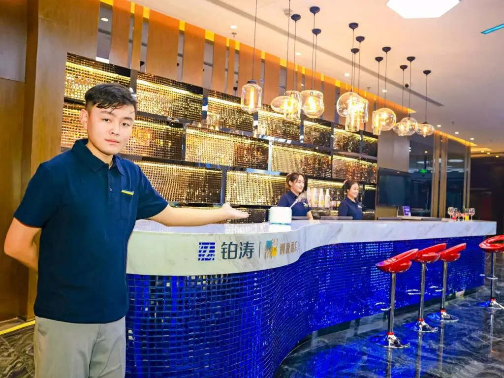 Чанцзи: ZMAX Hotels Changji Huijia Shidai Municipal Government