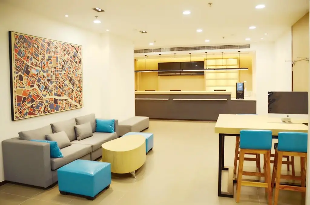 Чунцин: Hanting Hotel Chongqin Chenjiaping Metro Station