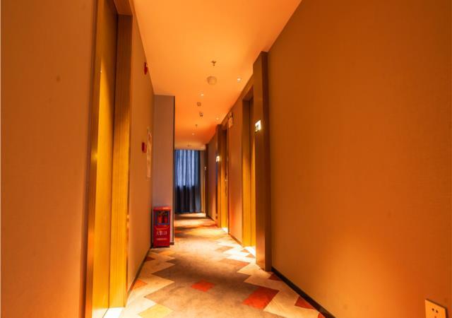 Чжаньцзян: Borrman Hotel Zhanjiang Wuchuan